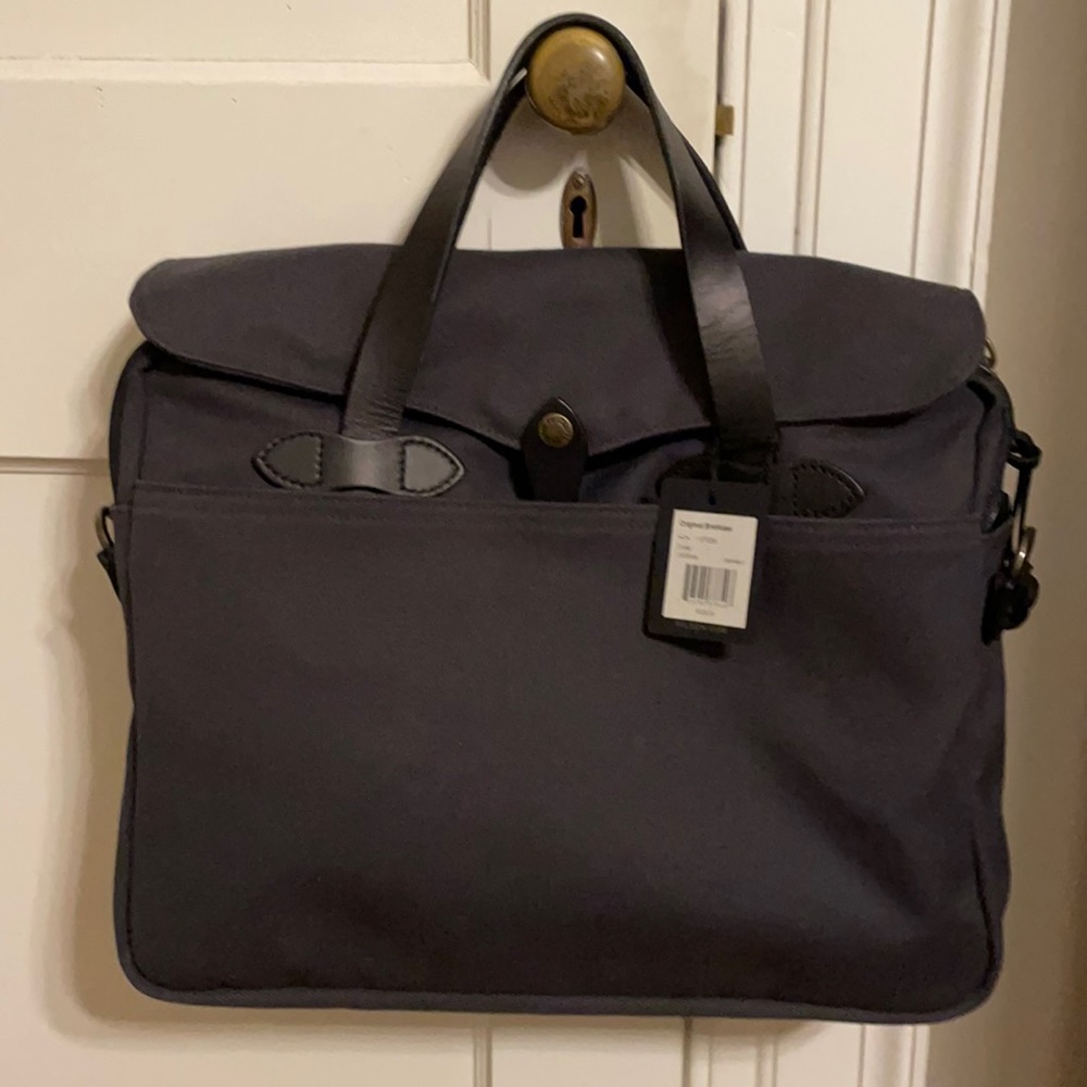 Brand new with tags Filson original briefcase in Cinder. Hard to find color!